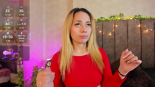 Snapshot of LanaMills_ chatting on February 14, 5:04 am LanaMills online show from February 14, 5:04 am