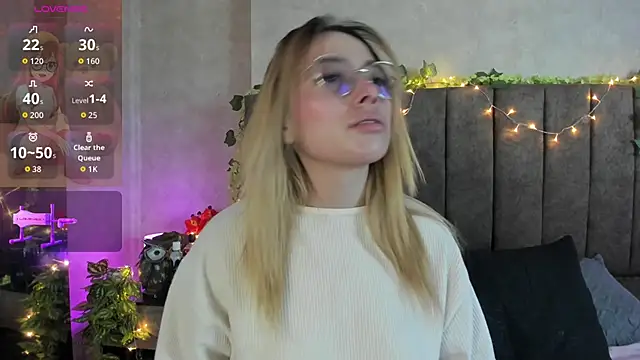 Snapshot of LanaMills_ chatting on February 22, 5:30 am LanaMills online show from February 22, 5:30 am