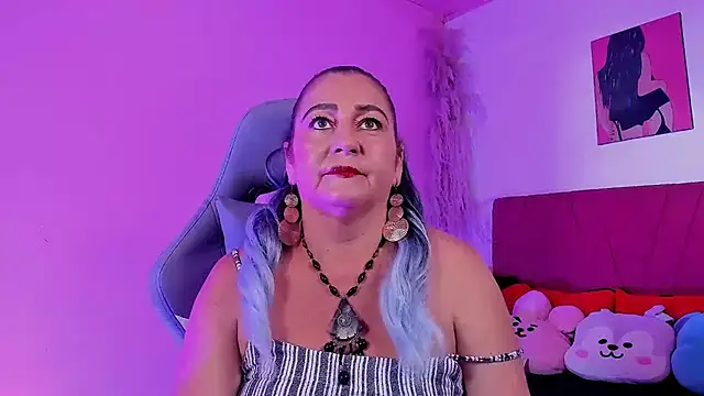 PalomaLombardi online show from February 7, 8:12 pm