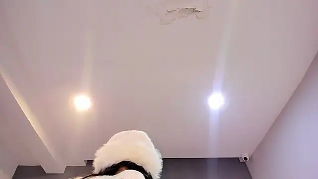 Snapshot of CharlotteCottin chatting on March 11, 11:27 am CharlotteCottin online show from March 11, 11:27 am