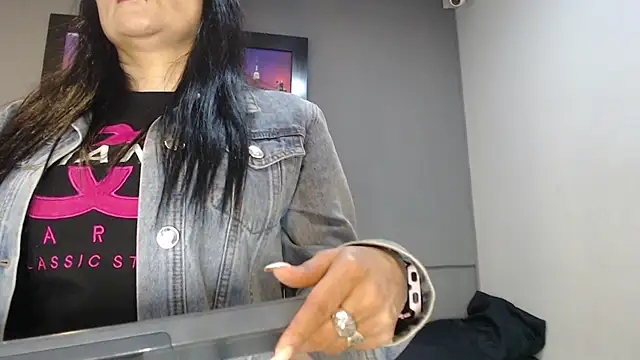 Snapshot of CharlotteCottin chatting on March 25, 11:16 am CharlotteCottin online show from March 25, 11:16 am