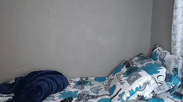 Lunalee online show from December 19, 9:05 am