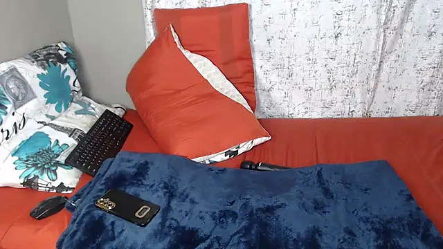 Lunalee online show from January 12, 10:15 pm