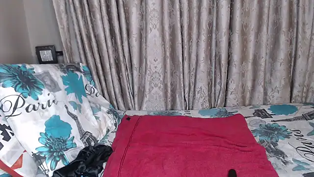 Lunalee online show from March 25, 7:20 pm