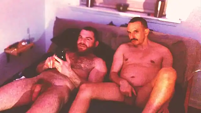 Snapshot of Bighairytopping chatting on April 3, 7:39 am Bighairytopping online show from April 3, 7:39 am
