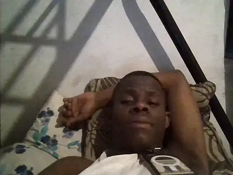 Snapshot of roro_thehoe chatting on November 9, 9:13 pm roro thehoe online show from November 9, 9:13 pm