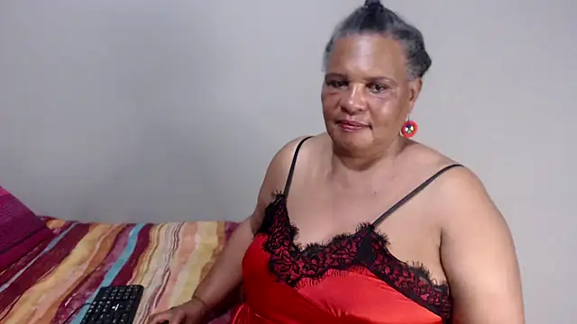 GrandBustyMelon online show from November 19, 1:16 am