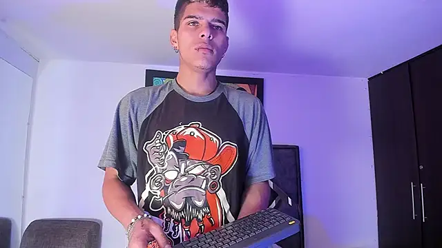 wyatt 3 online show from November 8, 12:27 pm