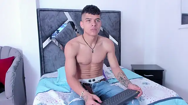 wyatt 3 online show from January 9, 7:59 pm