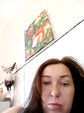 Snapshot of DanaNeon chatting on April 9, 7:03 am DanaNeon online show from April 9, 7:03 am