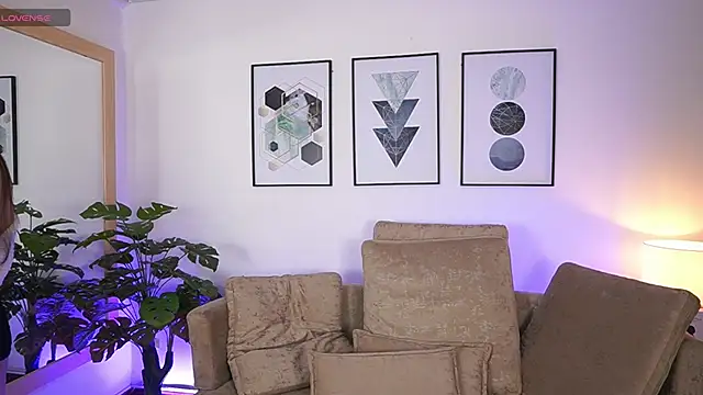 MilaCrave online show from September 10, 11:43 am