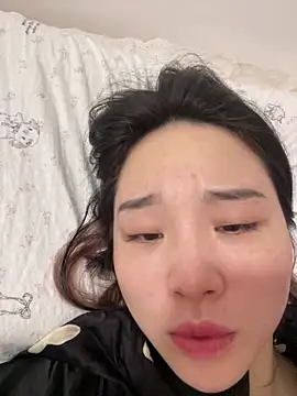 Y2Luvk online show from February 13, 1:40 pm