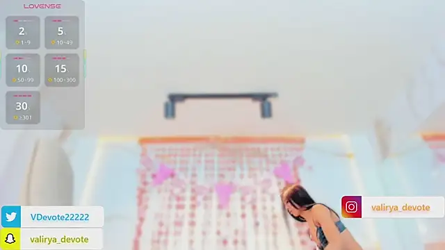 Snapshot of valirya_devote chatting on February 6, 3:44 am valirya devote online show from February 6, 3:44 am