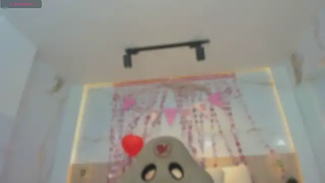 Snapshot of valirya_devote chatting on February 16, 3:46 am valirya devote online show from February 16, 3:46 am