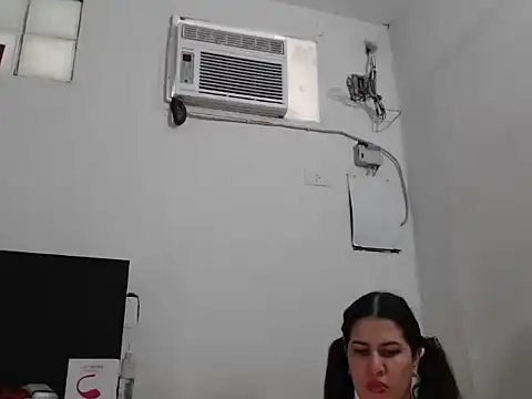 Bratzhot09 online show from November 18, 1:04 pm