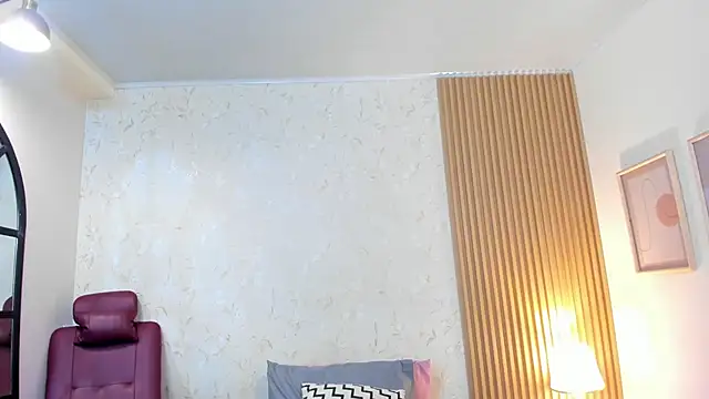 halleylorens online show from November 10, 7:24 pm