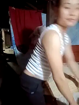 Snapshot of Ruaiuoi chatting on April 27, 12:25 pm Ruaiuoi online show from April 27, 12:25 pm