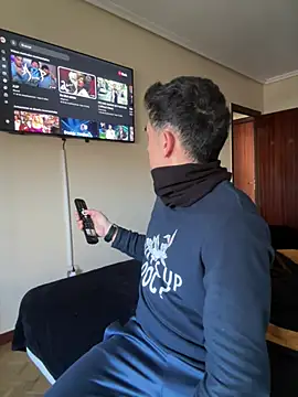 Snapshot of Latinhot31 chatting on February 19, 2:46 pm Latinhot31 online show from February 19, 2:46 pm