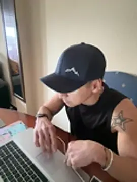 Snapshot of Latinhot31 chatting on February 23, 2:36 pm Latinhot31 online show from February 23, 2:36 pm