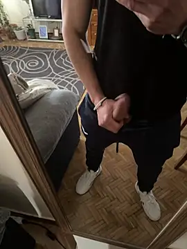 Snapshot of Latinhot31 chatting on March 4, 2:23 pm Latinhot31 online show from March 4, 2:23 pm