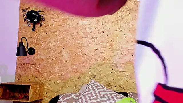 santiblack7 online show from November 6, 7:15 pm