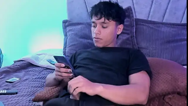 ZYZZ1312 online show from November 13, 4:28 pm