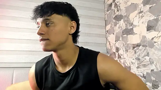 ZYZZ1312 online show from February 14, 4:42 am