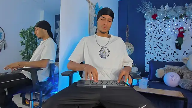 Adonis WB online show from December 3, 10:19 pm