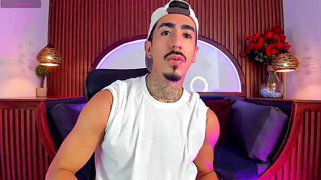 Donovan Desmond online show from April 8, 8:09 pm