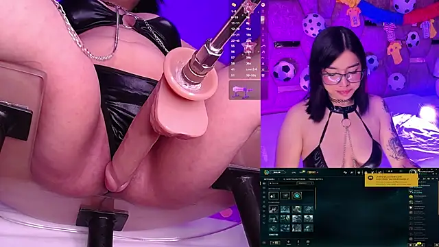 Snapshot of AriAddams chatting on June 19, 5:12 am AriAddams online show from June 19, 5:12 am