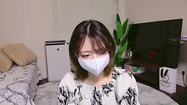 Azusa DoMybest online show from February 11, 7:46 am