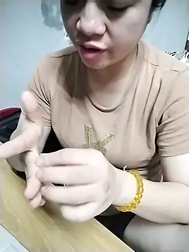 Mie rose online show from April 8, 7:30 am