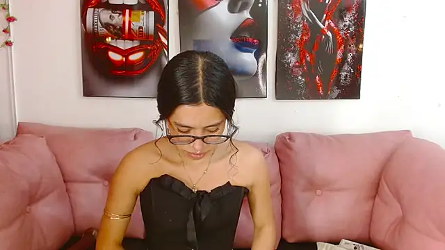 Miahotcs1 online show from April 12, 4:12 pm