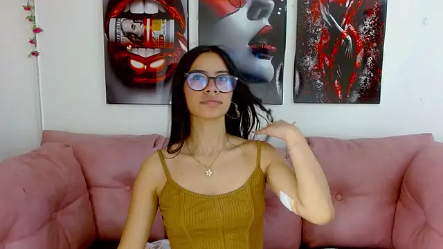 Miahotcs1 online show from April 17, 3:04 pm