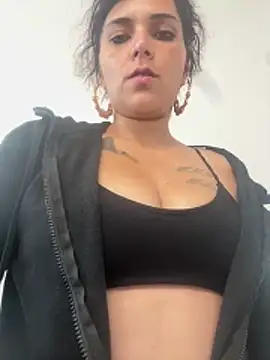 Snapshot of intoxicated13 chatting on February 9, 10:58 pm intoxicated13 online show from February 9, 10:58 pm