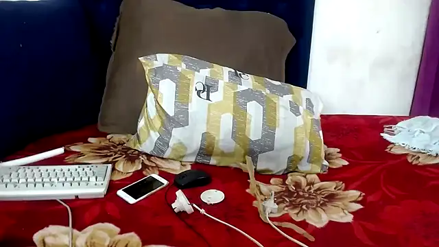 BUNNYCHOWX28 online show from September 12, 8:42 pm