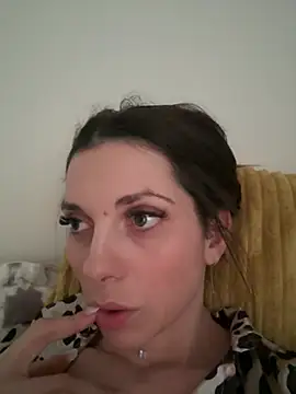 EllyLynn online show from March 4, 7:25 am