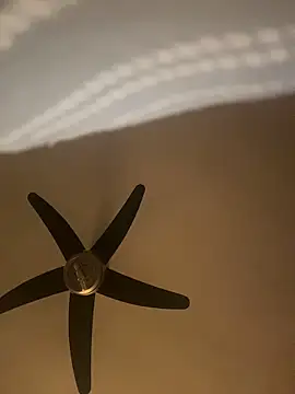 krystal fr online show from October 3, 5:21 pm