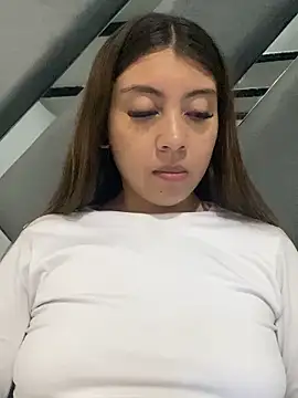 Snapshot of Sara-cooper2 chatting on February 11, 8:25 pm Sara-cooper2 online show from February 11, 8:25 pm