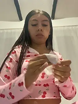 Snapshot of Sara-cooper2 chatting on February 13, 2:02 pm Sara-cooper2 online show from February 13, 2:02 pm