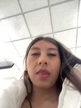 Snapshot of Sara-cooper2 chatting on February 19, 6:15 pm Sara-cooper2 online show from February 19, 6:15 pm