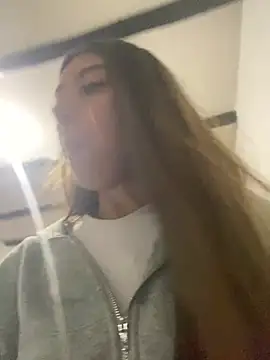 Snapshot of Sara-cooper2 chatting on February 24, 2:31 am Sara-cooper2 online show from February 24, 2:31 am