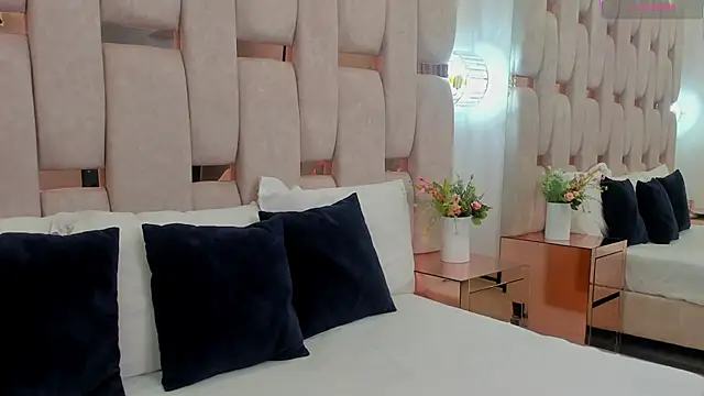 sophiie ross  online show from January 13, 4:45 pm