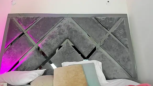 Sweet Salome1 online show from September 16, 7:09 am