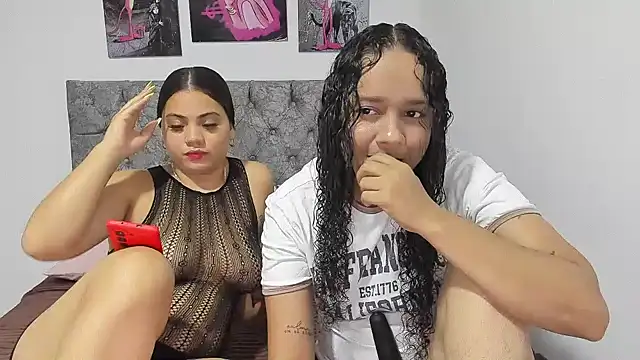 nay and aleja1 online show from February 4, 4:07 am