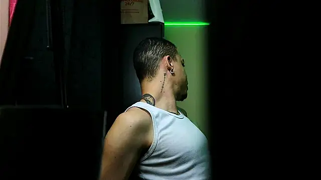 AlphaMasterXxx online show from December 3, 4:53 am