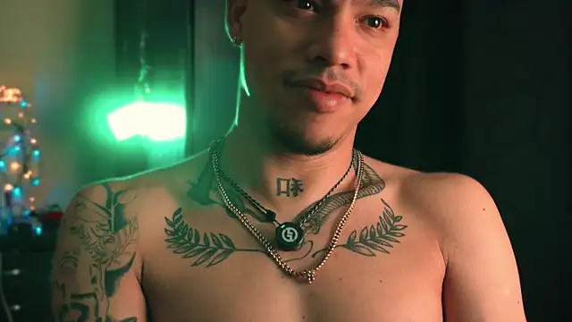 AlphaMasterXxx online show from April 2, 1:47 am