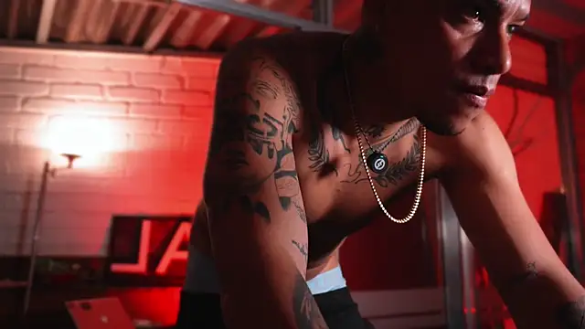 AlphaMasterXxx online show from April 12, 3:00 am