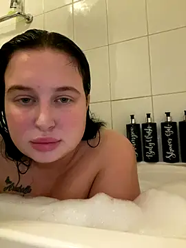 brunetteGirl274 online show from October 23, 7:56 pm