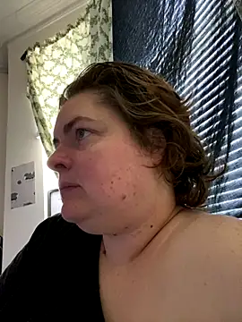 Snapshot of mummy-kat chatting on September 19, 10:38 am mummy-kat online show from September 19, 10:38 am